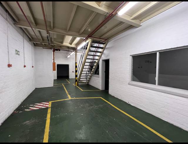 250M² FACTORY TO LET IN BELLVILLE SOUTH